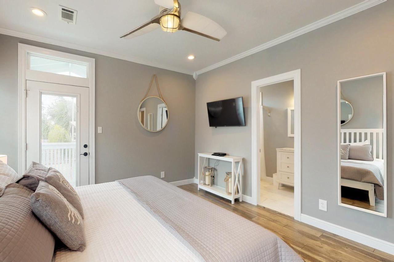 The Breezy Bungalow Galveston Extérieur photo